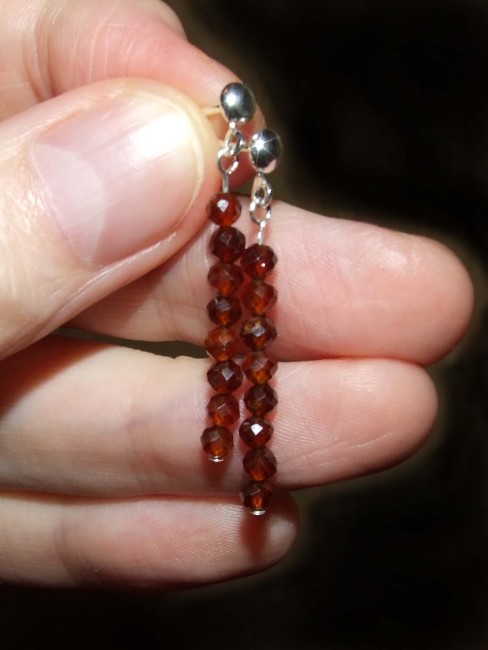 ohrr_granat_mandarin_fac_3mm_rost_staebchen_ohrstecker_34_2021.jpg