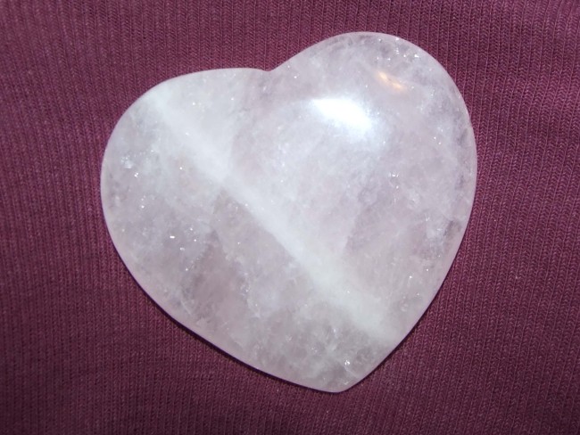 herz_rosenquarz_2_900_2024.jpg