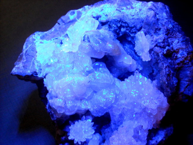 Hyalith Schwarzlicht 02 4920.jpg