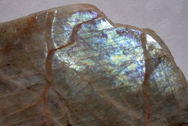 Peristerit939g_2.jpg (326.22 KiB) 1026 mal betrachtet Peristerit (Albit mit Labradoreszenz)