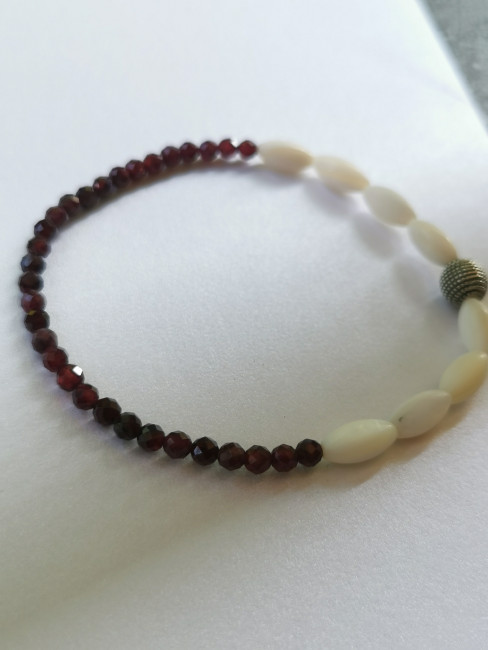 Granat 3mm &amp; Perlmutt Linsenform