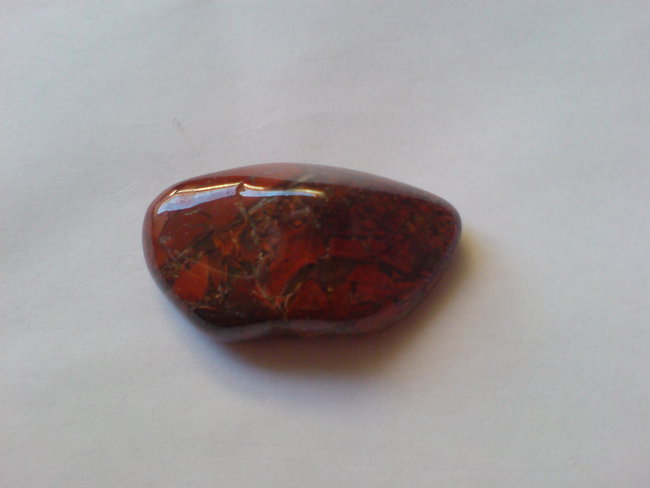 rot/schwarzer Stein sucht Name