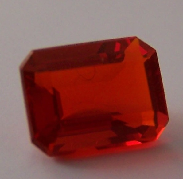 Facettierter Feuerachat für einen Ring