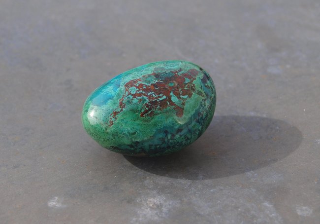 Chrysokoll mit Malachit Untererseite