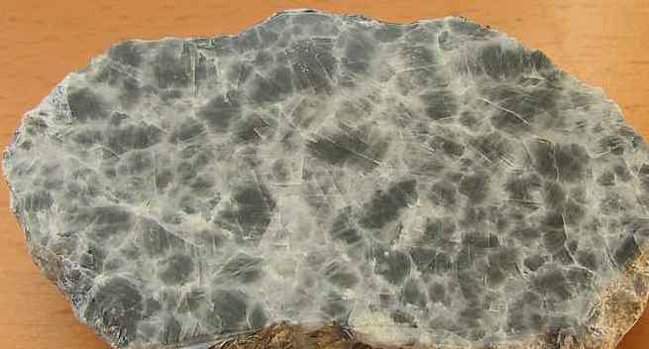 den hat Tröllchen mal geschliffen und fotografiert !!   DANKE nochmal dafür !