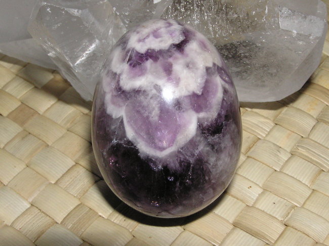 Chevron-Amethyst-Ei2.JPG