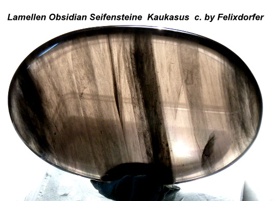 Lamellen-Obsidian Seifenstein 1 aus dem Kaukasus