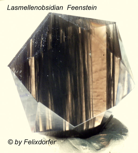 Lamellen-Obsidian  Feenstein im Durchlicht