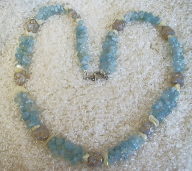 Kette Aquamarin mit Opalite-Katzenköpfchen