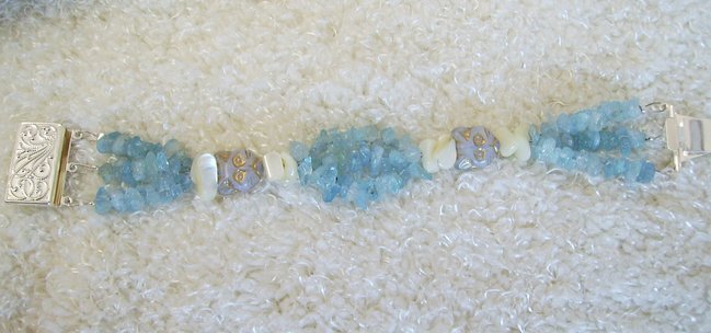 Armband Aquamarin mit Opalite-Katzenköpfchen