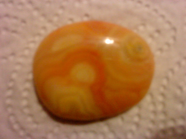 Unbekannter ... in original etwas dunkler ... und eher ins beige, statt ins orange wie auf dem Bild ...