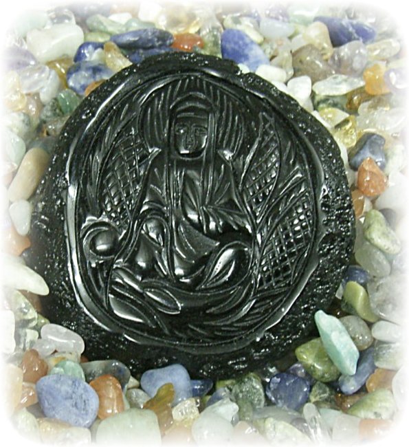 Tektit Quin Yan schwarz VS.jpg (143.32 KiB) 13739 mal betrachtet Tektit mit eingeschnitzer Quin Yan Figur einem Schutz Gott