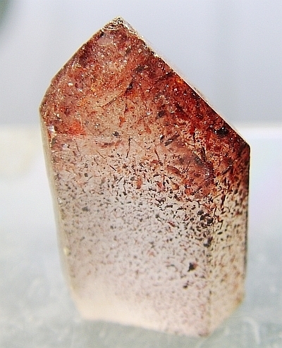 Bergkristall mit Rubinglimmer.jpg