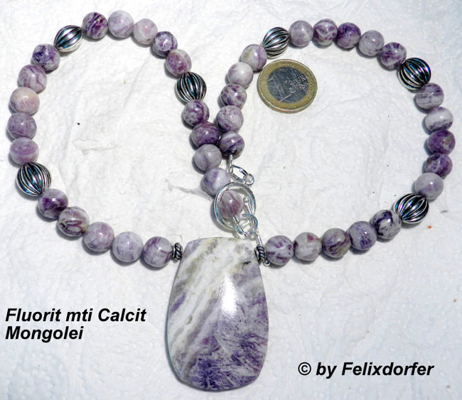 Fluorit mit Clacit aus  der Mongolei