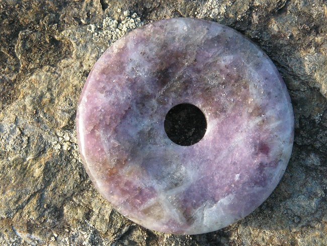 Lepidolith.lila.Madagaskar.1450C.24022012.VSa.JPG