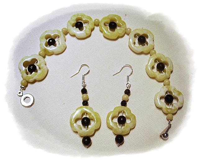 Armband und Ohrringe aus Lemon-Jade mit Turmalin