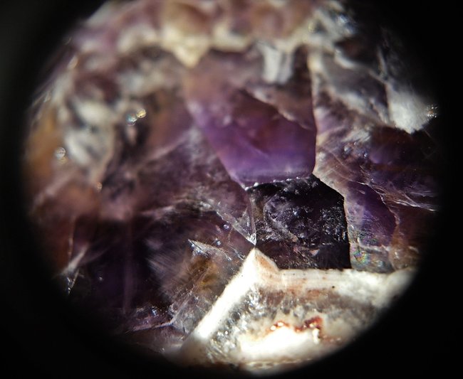 amethystquarz anschliff _vergr. ausschnitt 1  _aus wolkenstein, erzgebirge.jpg
