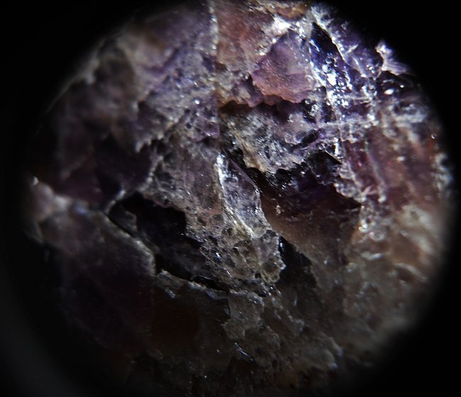 amethystquarz anschliff _vergr. ausschnitt 4  _aus wolkenstein, erzgebirge.jpg