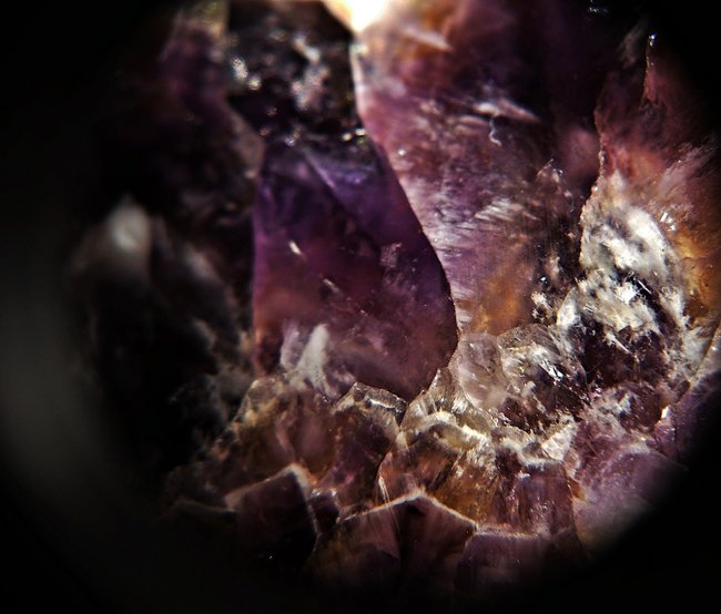 amethystquarz anschliff _vergr. ausschnitt 5  _aus wolkenstein, erzgebirge.jpg