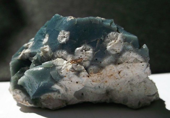 Blaue Glasschlacke
