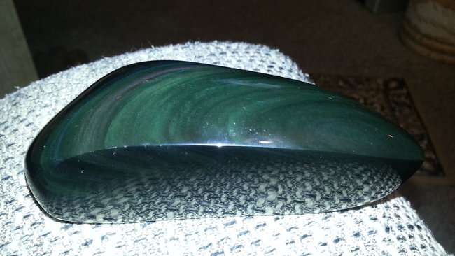 Regenbogenobsidian.