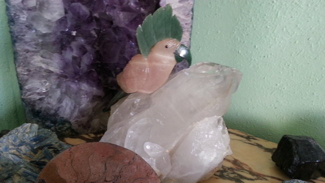 Bergkristall mit Vogel.