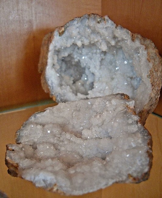 Quarzgeode _Hoher Atlas.jpg