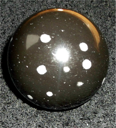 Schneeflockenobsidiankugel.JPG