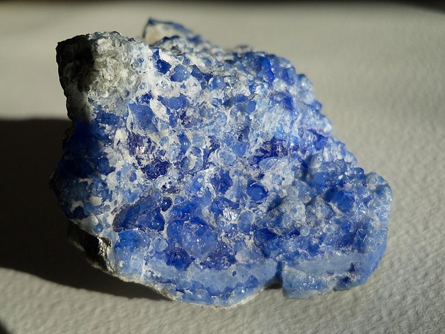 Blauquarz mit Quarz.jpg