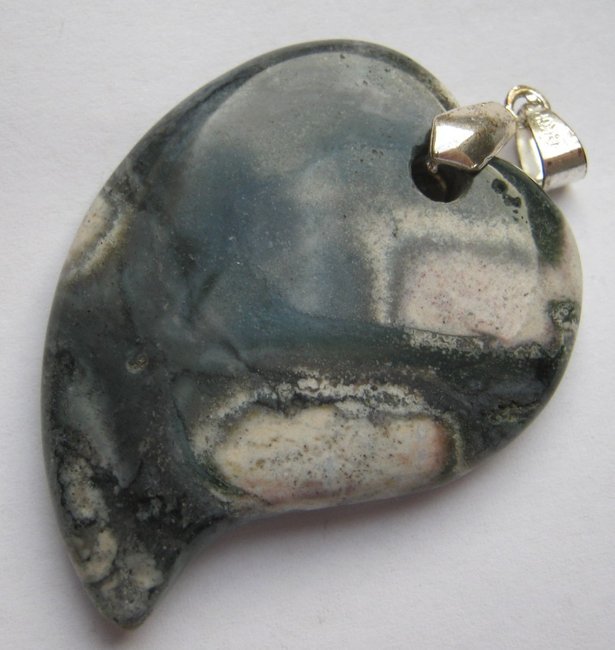 unbekannter anhänger-fossilkalk01.jpg