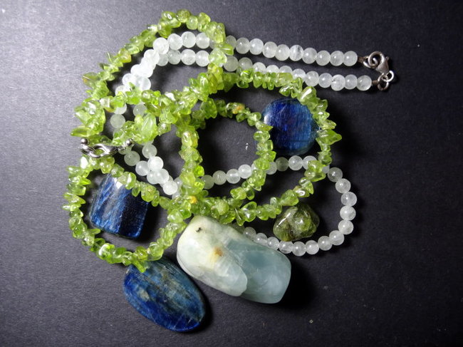 Aquamarin, Peridot und blauer Disthen