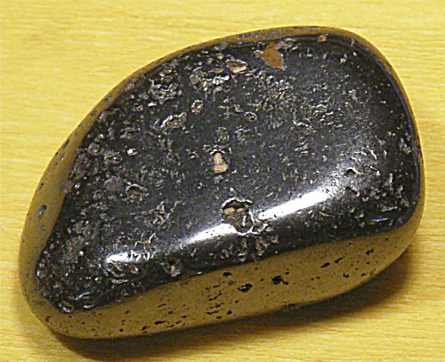 Hier Magnetit mit Hämatit vermischt  sieht ziemlich schwarz aus