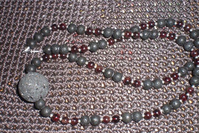 Lava Granatkette 2.jpg