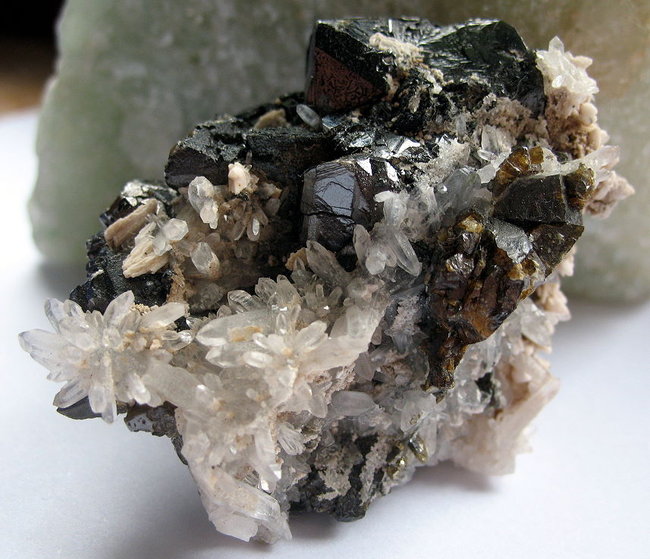 Sphalerit mit Quarz + Calcit