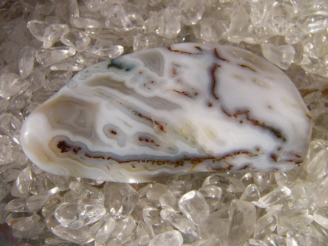 achat?---&gt;sphärolitischer Chalcedon  mit Augenachat