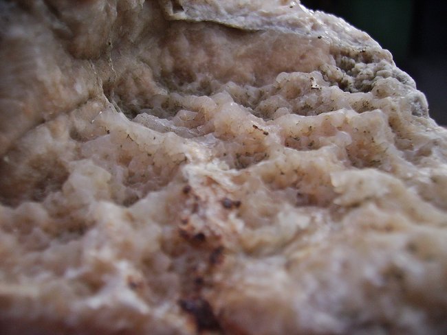 vermutlich  eine Chalcedonauflage  auf einem Quarz