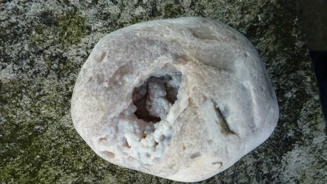 Flint mit Calcedon