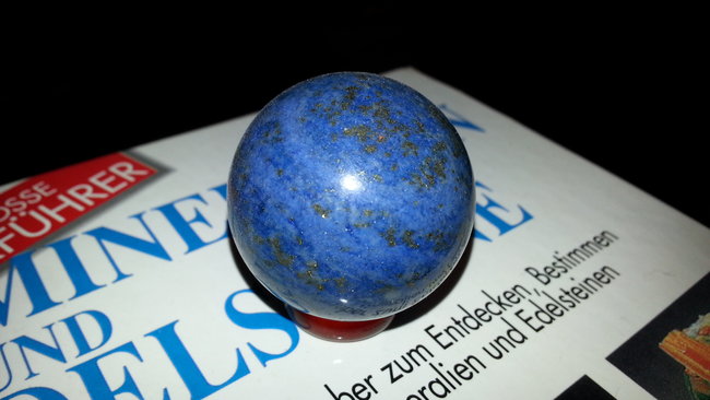Lapislazuli mit Pyrit. :-)