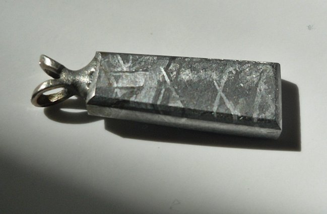 meteorit-anhänger, meteorit gibeon.jpg