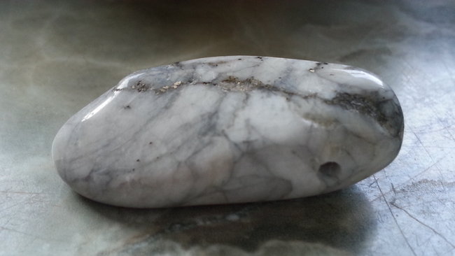 Magnesit mit Pyrit. :-)