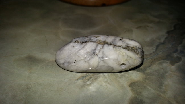 Magnesit mit Pyrit. :-)