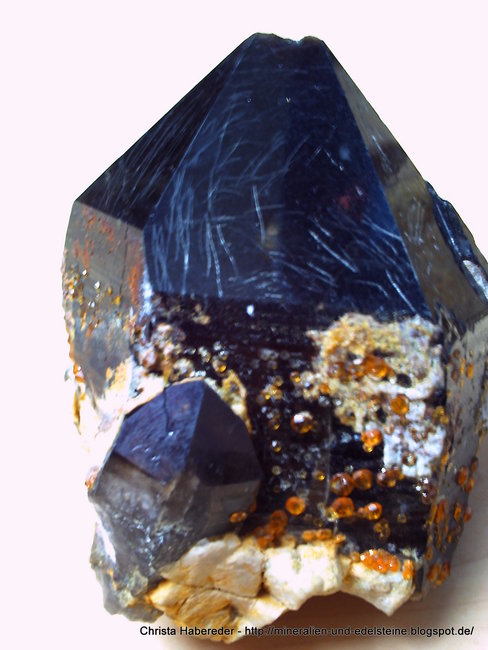 Rauchquarz Morion Spessartin.JPG