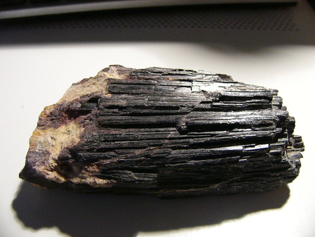 Turmalin Schörl 10x5 x2,5 cm