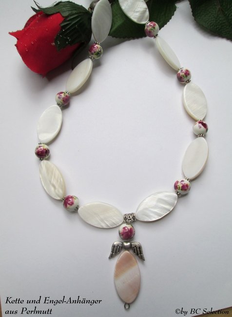 perlmutt mit blumen-kette01.jpg