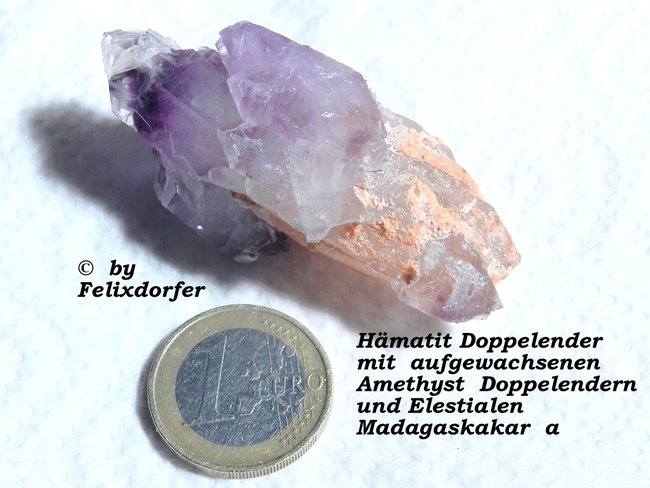 Hämatit Doppelender mit aufgewachsenen Amethyst Doppelender und Elestialen Madagaskar a.jpg