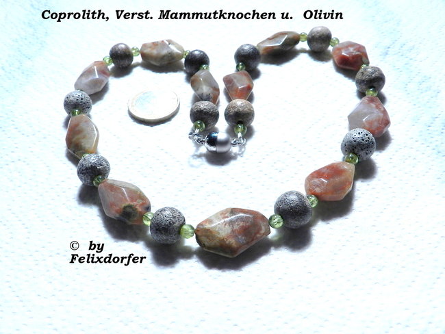 Coprolith - verst Mammutknochen und Olivin.jpg