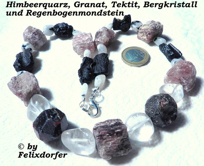 Himbeerquarz - Granat - Tektit - Bergkristall und Regenbogenmondstein.jpg (292.72 KiB) 2934 mal betrachtet Himbeerquarz - Granat - Tektit - Bergkristall und Regenbogenmondstein.jpg