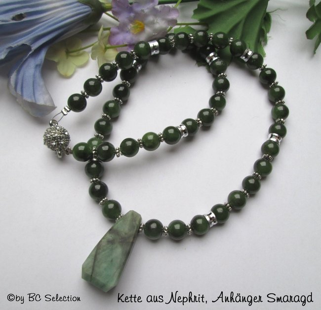 nephrit-smaragd-kette05.jpg