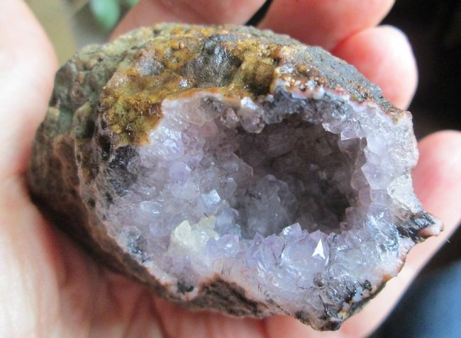 amethystdruse handfüllen03.jpg