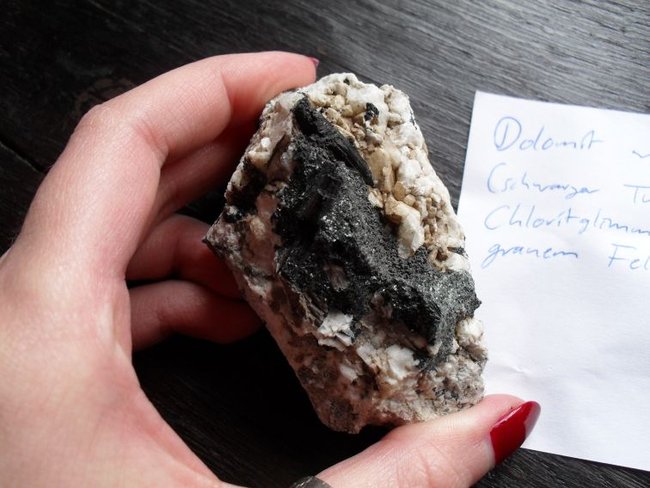 DolomitTurmalin1.jpg